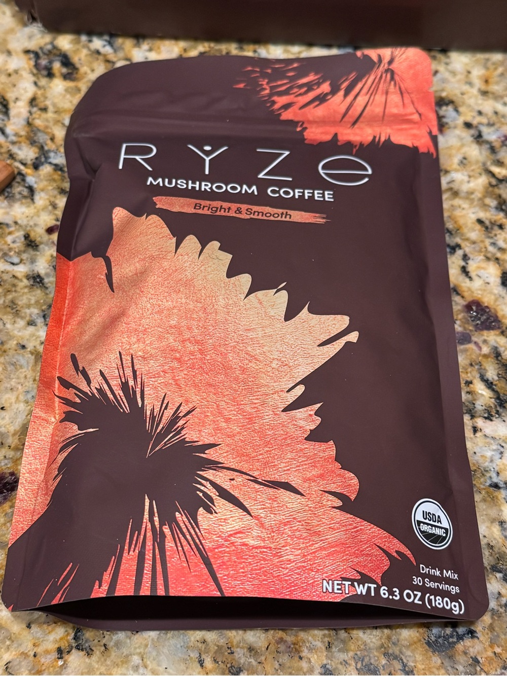 Mushroom Coffee Set one bag (6.3oz) one mini superfood creamer (2.5 oz)one spoon - Picture 2 of 12